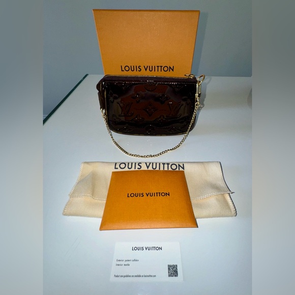 Louis Vuitton Mini Pochette Monogram - New with Box - M90597 Perfect Condition - Picture 9 of 17